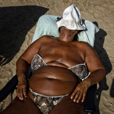 04-italian-summer-sea-beach-sun-italy-sicily puglia-holidays-tanning-swimwear-woman-tan-brown-nap-hat