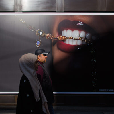 6-If walls could speak-streetphotography-london-everydaylife-documentary-city-soho-woman-muslim-shopping-shopper-veil-red-black